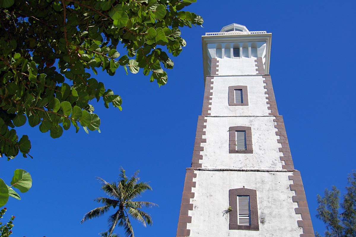 The lighthouse next to the beach of la Pointe Vénus