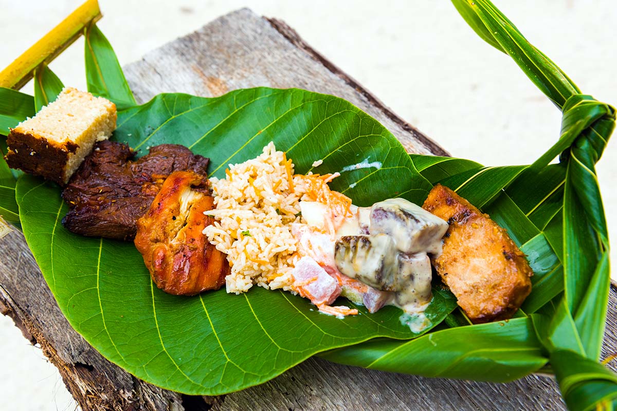 Food in Tahiti: Discover the Best Polynesian Dishes