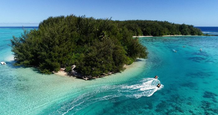 Jet Ski Tour in Huahine : Discover the Island in a Fun and Sporty Way
