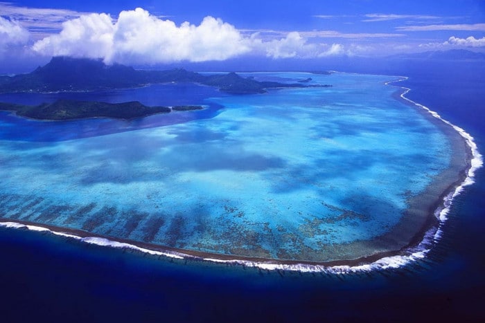 The colors of the Bora Bora lagoon