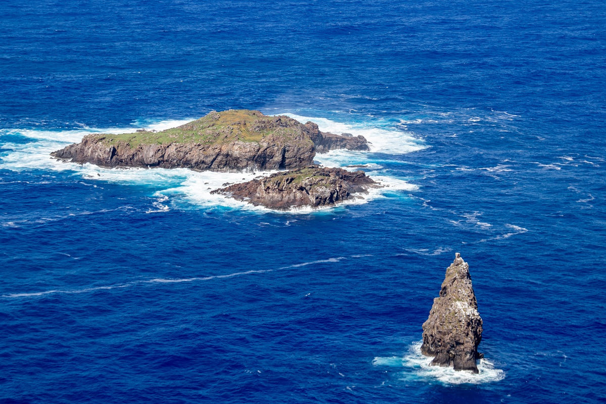 Passe between Motu Nui and Motu Iti, a diving destination on Easter Island