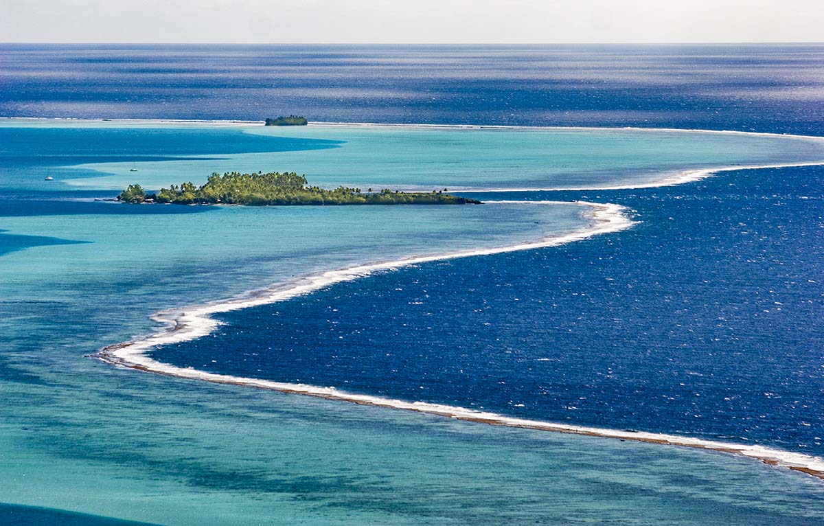 Reef barrier between Tahaa and Raiatea