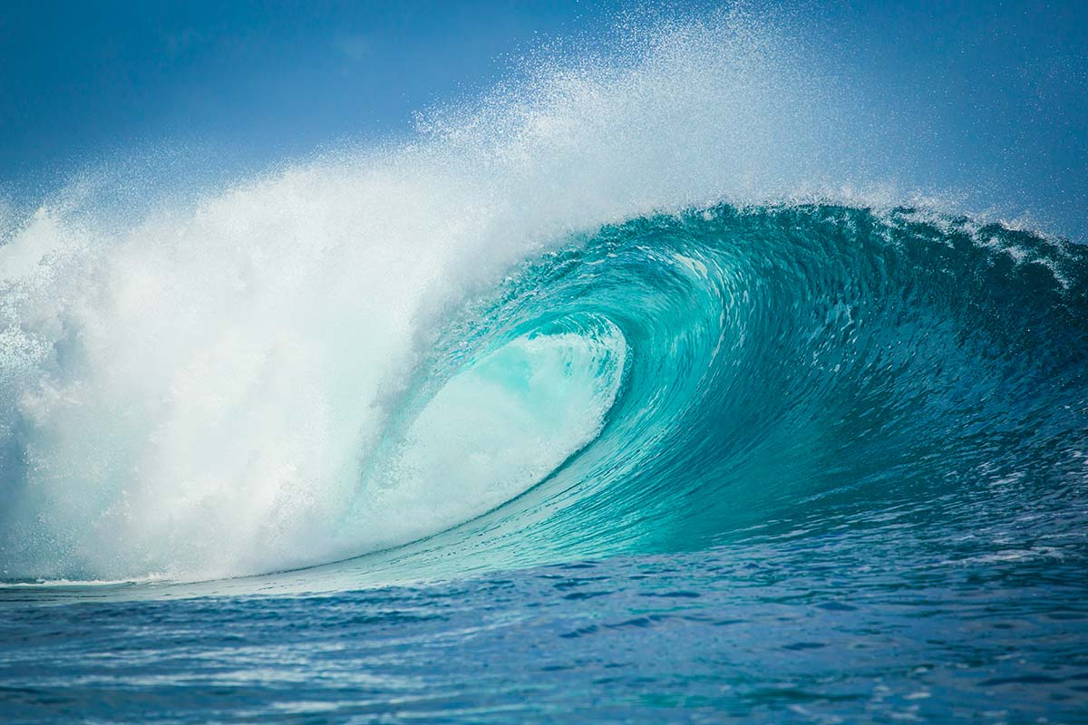 Teahupoo-Welle, eine echte Wasserwand mit einer Höhe von fast 10 m