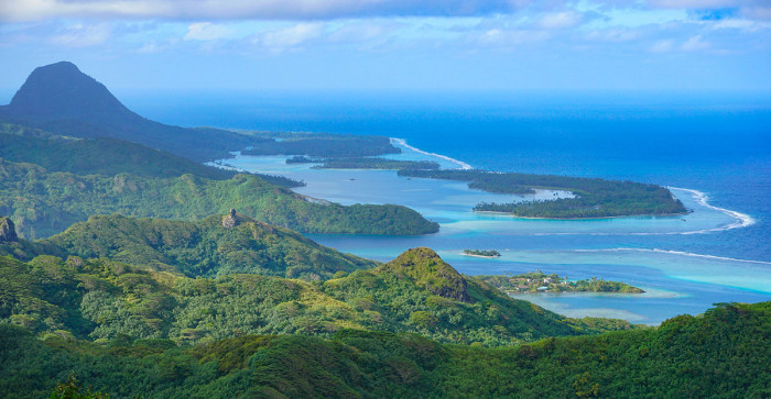Blick vom Berg Pohue Rahi in Huahine, Französisch-Polynesien